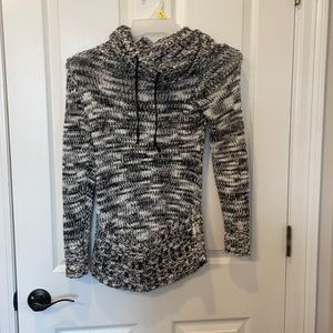 Long sleeve black and white sweater